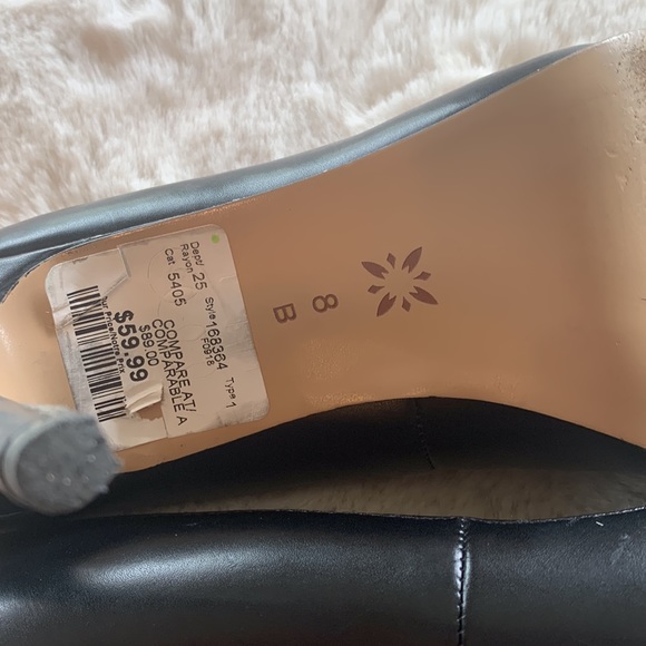 Bcbg heels with silver accent - Picture 7 of 9